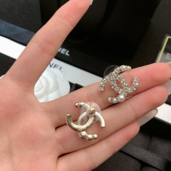 Chanel CC Sparkle Studs with Pearl Inlay - Picture 3 of 5